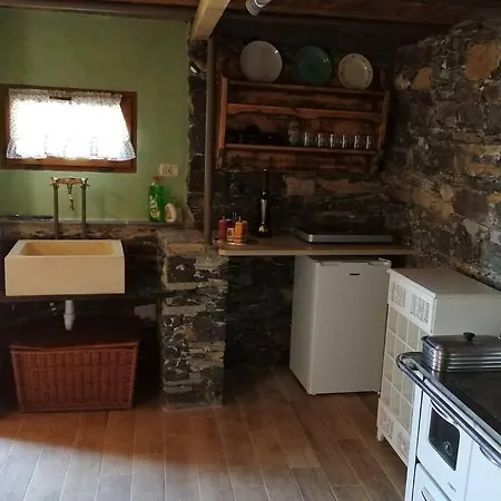La Casetta Di Molly Tra Ulivi E Roseto Feriehus Leivi