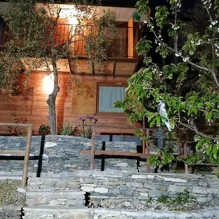 بيت للعطل La Casetta Di Molly Tra Ulivi E Roseto Leivi