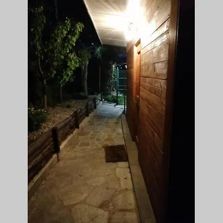 Casa de Férias La Casetta Di Molly Tra Ulivi E Roseto Leivi