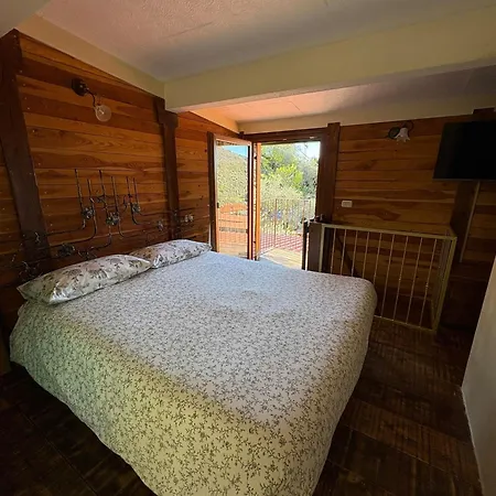 Casa de Férias La Casetta Di Molly Tra Ulivi E Roseto